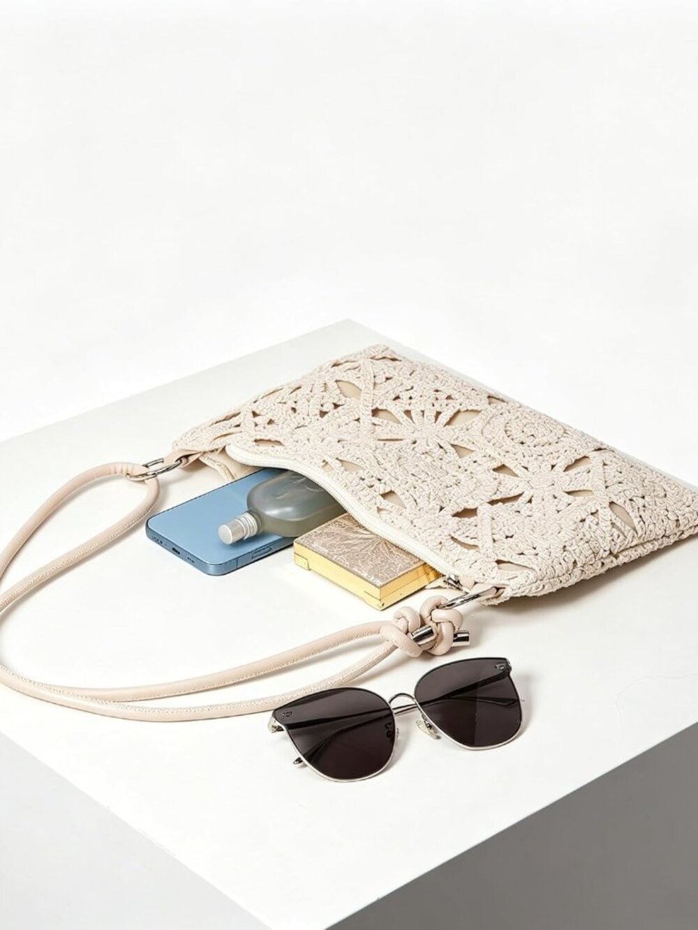 Floral Hollow Out Woven Boho Bag, Metal Round Clasp Beach Bag, Holiday Casual St - Picture 7 of 8